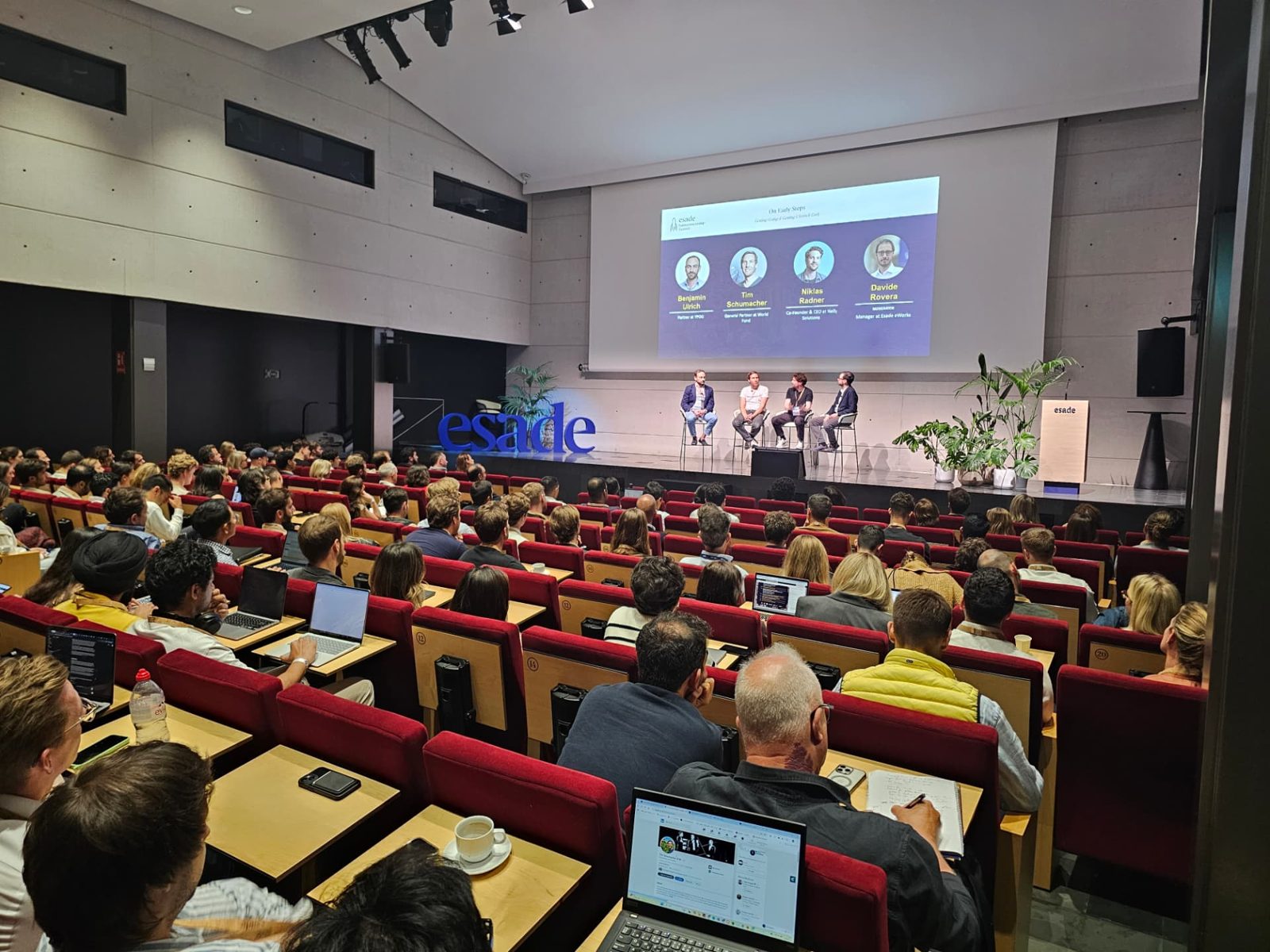 Full auditorium during a panel at the Esade Entrepreneurship Summit